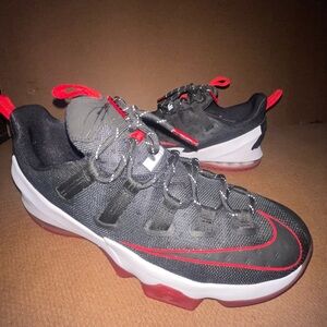 Nike 81.5178.W Lebaron James Sneakers 11.5